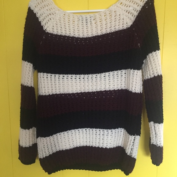 Seductions  Open Knit Ladies Sweater - Picture 3 of 5